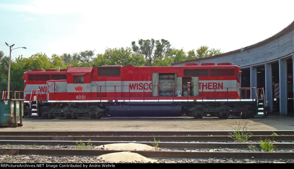 WSOR 4051 undergoing service outside the roundhouse